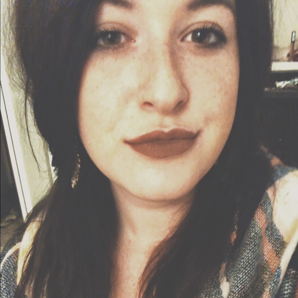 Meet Your Posher, Stephanie.